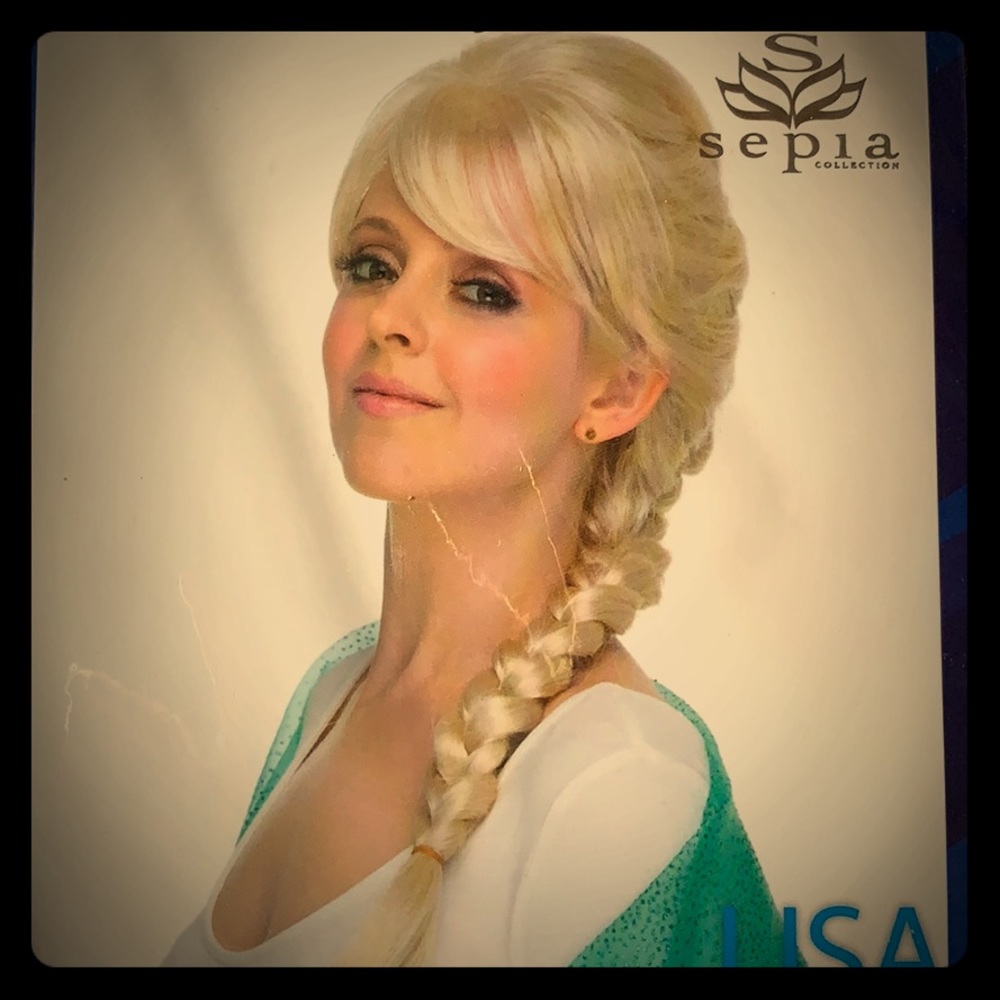Elsa wig